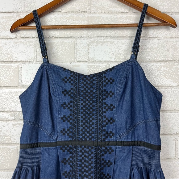 Free People Embroidered Mount St Helen’s Denim Chambray Skater Mini Dress Sz 10 - Picture 3 of 7